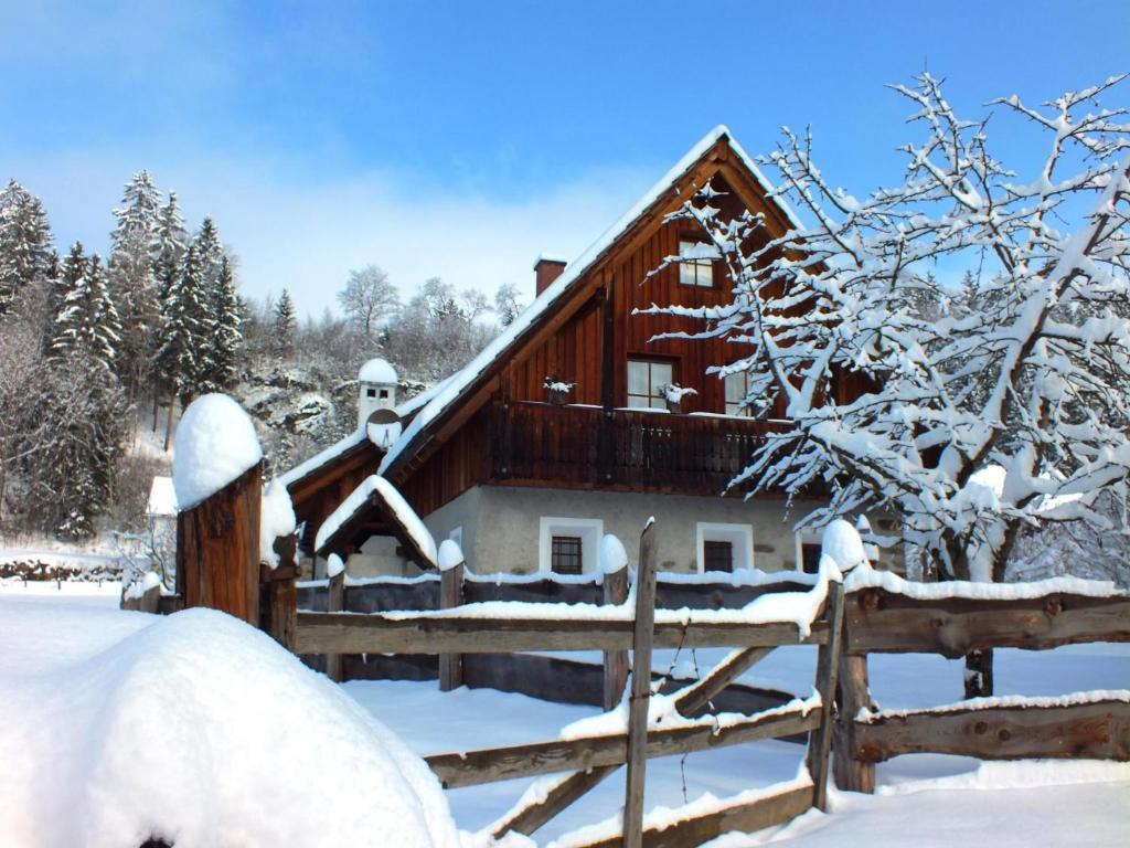 Ferienhaus "Zur Alten Schmiede" Mariahof Bagian luar foto